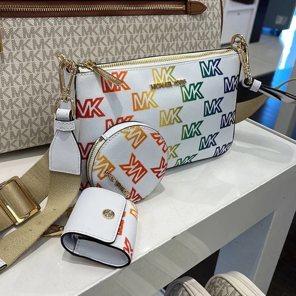 MICHAEL KORS JET SET TRAVEL SMALL SHOULDER CROSSBODY BAG WITH TECH ATTCH AIRPOD